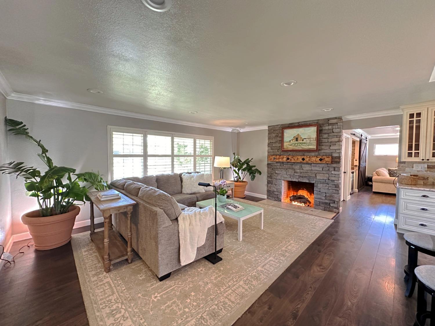 Detail Gallery Image 16 of 86 For 336 Shady Acres Dr, Lodi,  CA 95242 - 3 Beds | 2/1 Baths