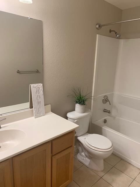 Detail Gallery Image 4 of 13 For 525 Lincoln Ave a,  Modesto,  CA 95354 - 3 Beds | 2 Baths