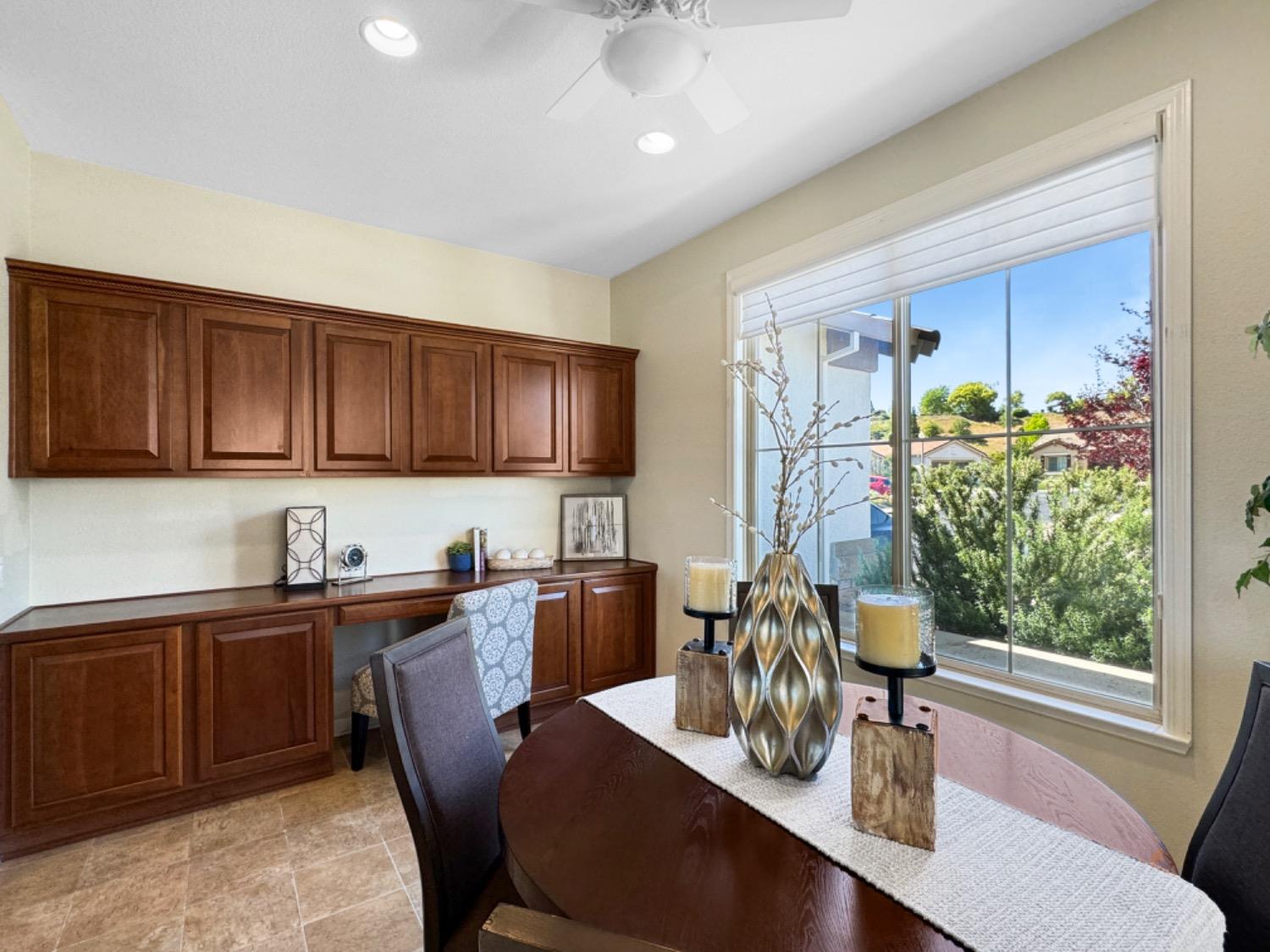Detail Gallery Image 24 of 56 For 1562 Summerhill Ln, Lincoln,  CA 95648 - 2 Beds | 2 Baths