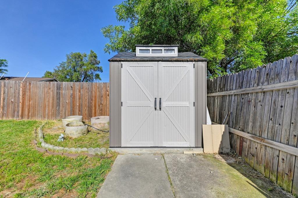 Detail Gallery Image 38 of 39 For 4970 Curve Wood Way, Sacramento,  CA 95841 - 4 Beds | 2 Baths