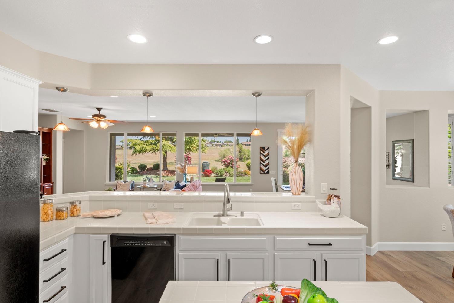 Detail Gallery Image 21 of 61 For 2756 Eagles Peak Ln, Lincoln,  CA 95648 - 2 Beds | 2 Baths