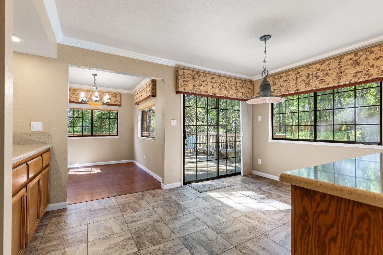 Detail Gallery Image 9 of 46 For 7405 Black Tree Ln, Citrus Heights,  CA 95610 - 3 Beds | 2 Baths