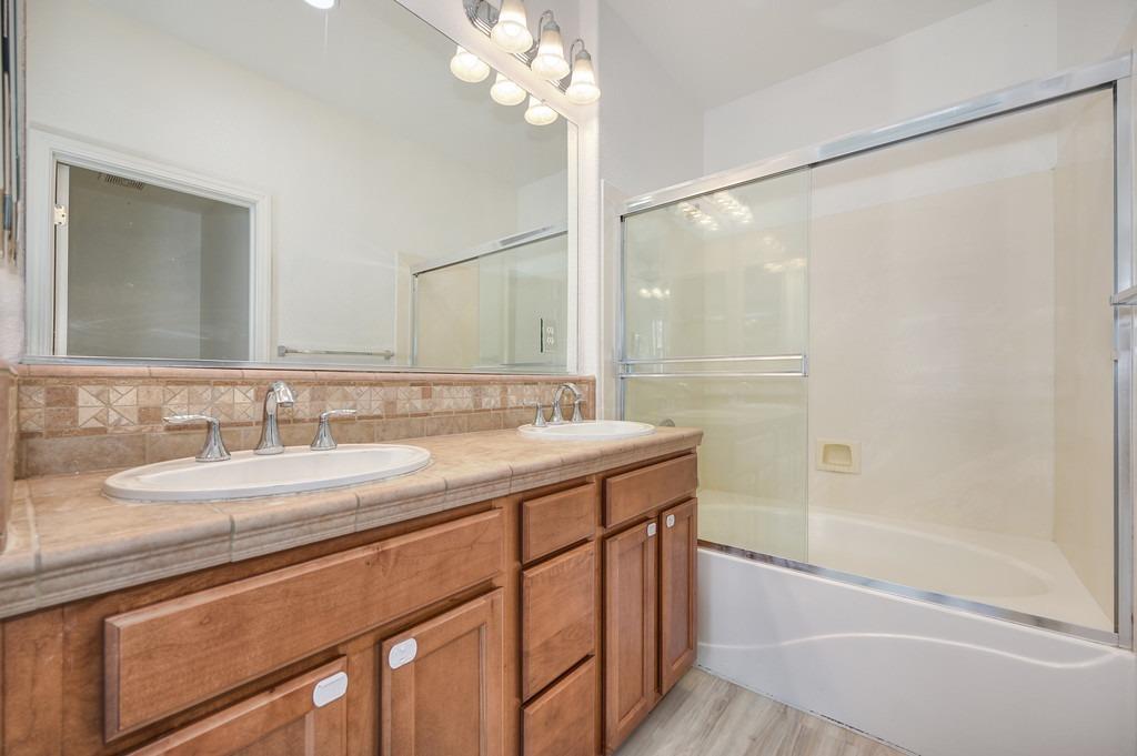 Detail Gallery Image 19 of 27 For 2304 Las Palomas Loop, Lincoln,  CA 95648 - 3 Beds | 3/1 Baths