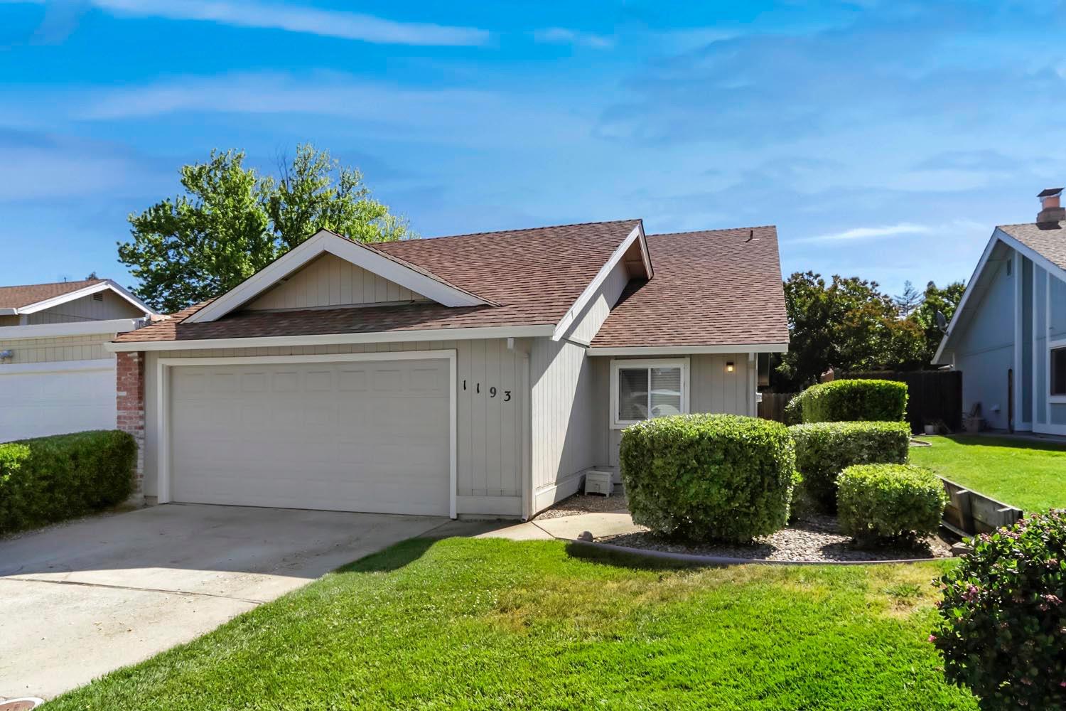 Photo of 1193 Green Hill Dr in Roseville, CA