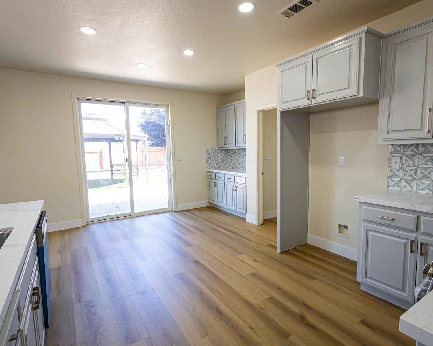 Detail Gallery Image 39 of 98 For 14 Rembrandt Ct, Oakley,  CA 94561 - 4 Beds | 3/1 Baths