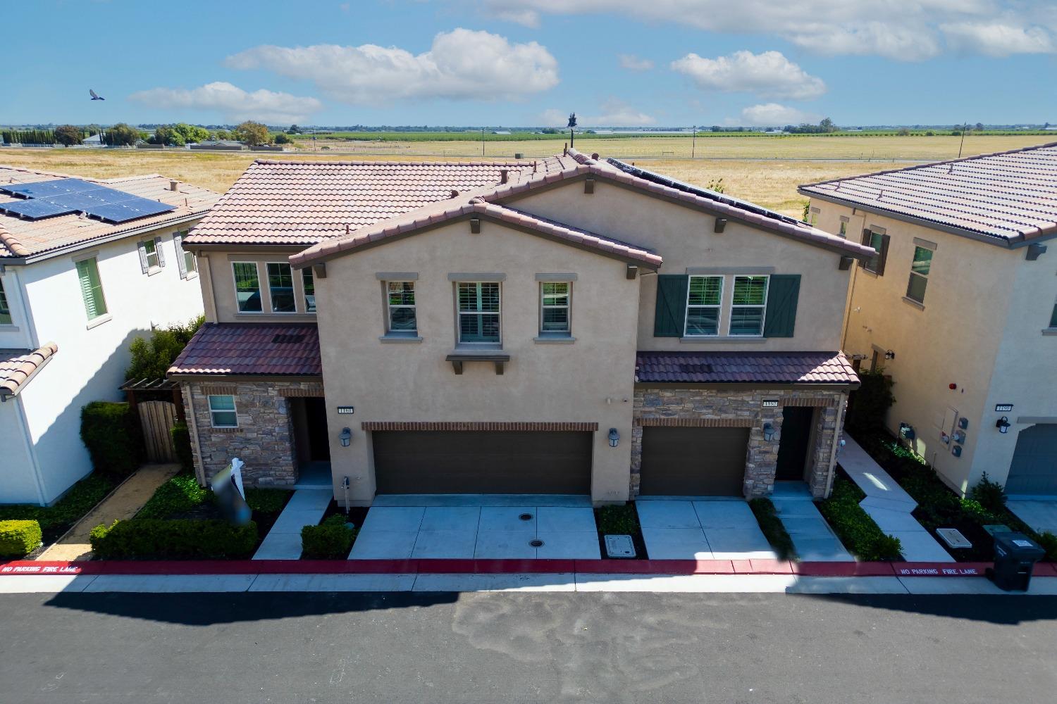 Detail Gallery Image 4 of 57 For 1160 S Snapdragon Way, Tracy,  CA 95391 - 3 Beds | 3/1 Baths
