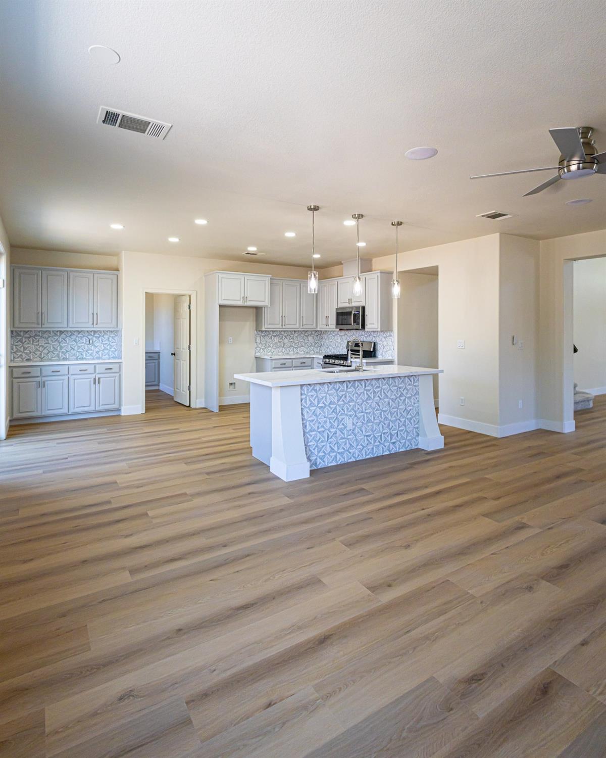 Detail Gallery Image 30 of 98 For 14 Rembrandt Ct, Oakley,  CA 94561 - 4 Beds | 3/1 Baths