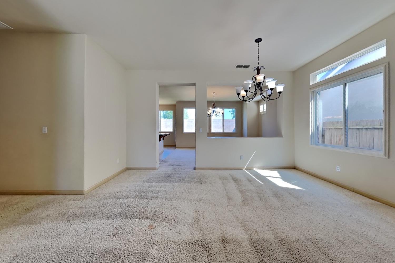 Detail Gallery Image 14 of 86 For 1573 Esplanade Dr, Merced,  CA 95348 - 4 Beds | 2 Baths