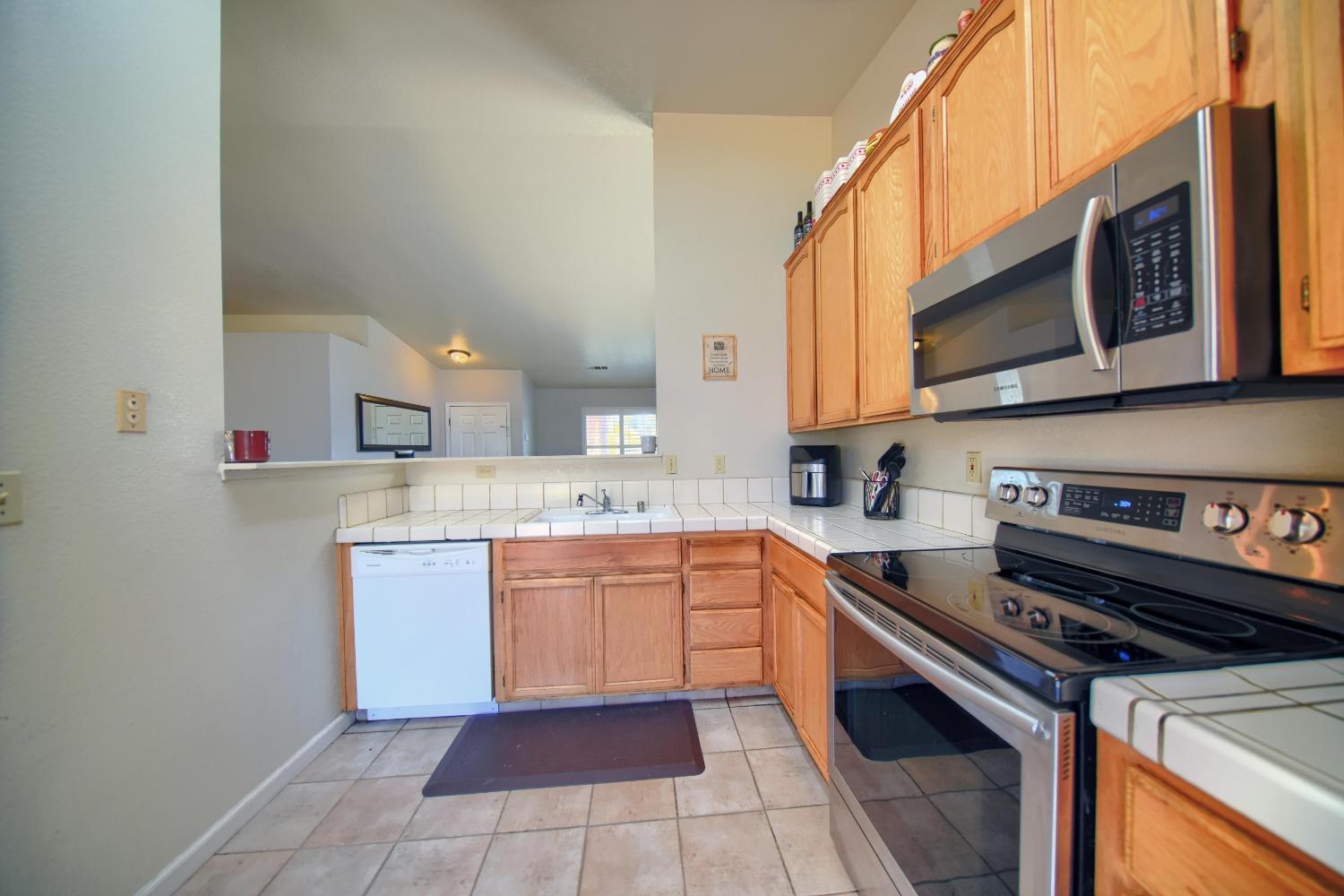 Detail Gallery Image 21 of 99 For 1193 Williams Ct, Manteca,  CA 95337 - 3 Beds | 2 Baths