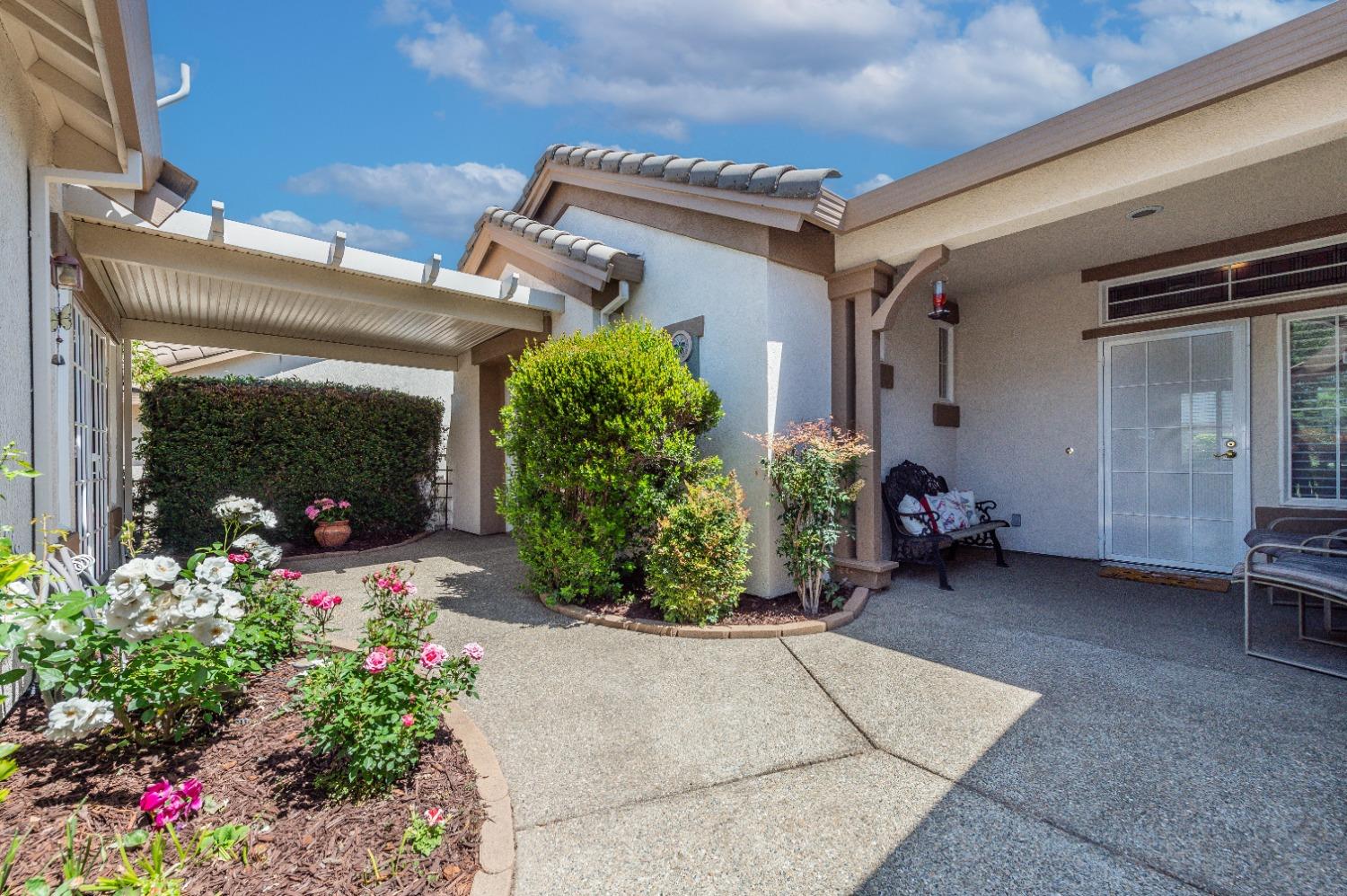Detail Gallery Image 5 of 42 For 7020 Buggy Whip Ln, Roseville,  CA 95747 - 2 Beds | 2 Baths