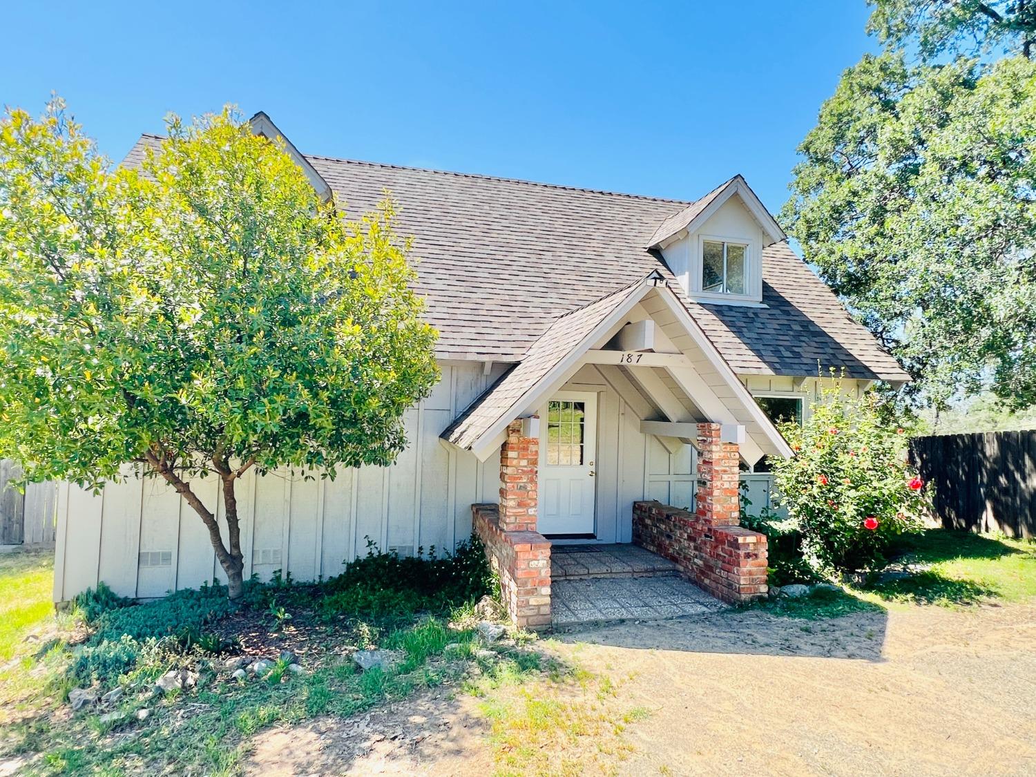 Detail Gallery Image 2 of 40 For 187 Lost Horizon Dr, Oroville,  CA 95966 - 3 Beds | 2 Baths