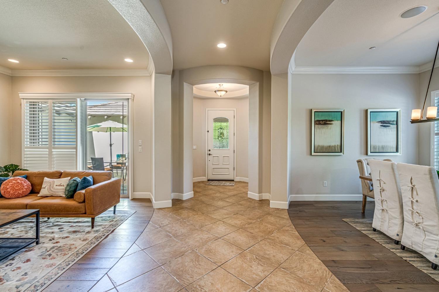 Detail Gallery Image 6 of 63 For 201 Woodhaven Pl, West Sacramento,  CA 95605 - 4 Beds | 3 Baths