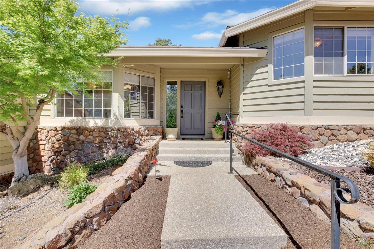Detail Gallery Image 1 of 75 For 6715 Niblick Court, Auburn,  CA 95602 - 3 Beds | 2/1 Baths