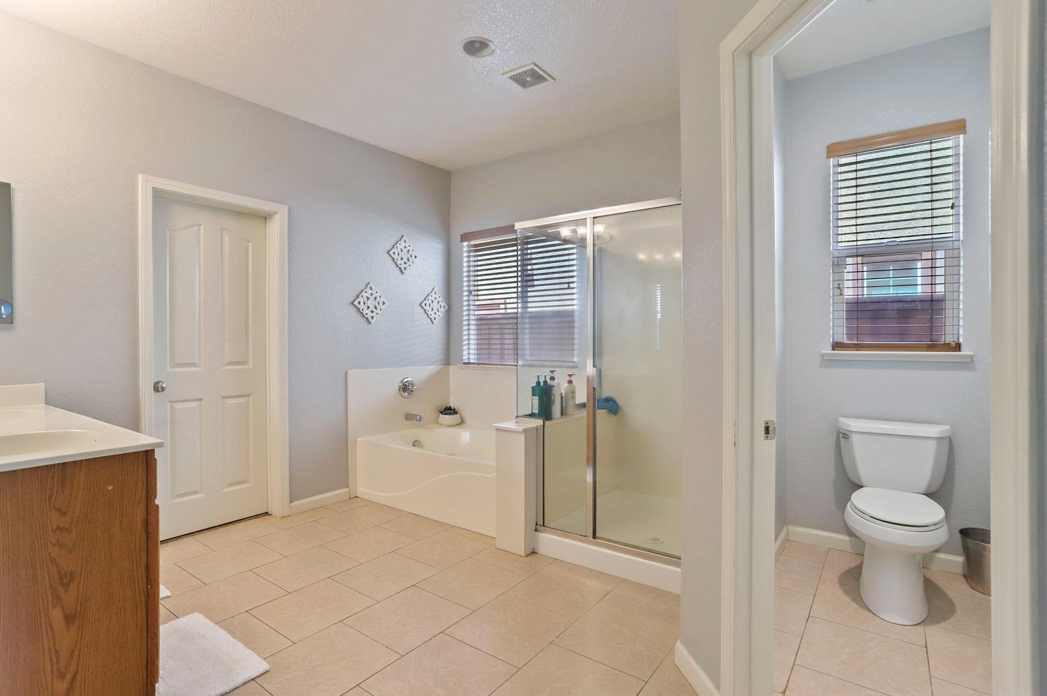 Detail Gallery Image 33 of 52 For 17724 Strawberry Glen St, Lathrop,  CA 95330 - 4 Beds | 3/1 Baths