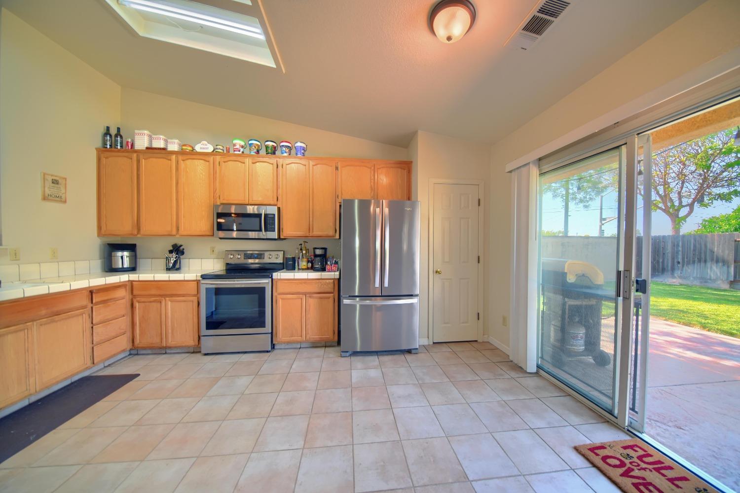 Detail Gallery Image 18 of 99 For 1193 Williams Ct, Manteca,  CA 95337 - 3 Beds | 2 Baths