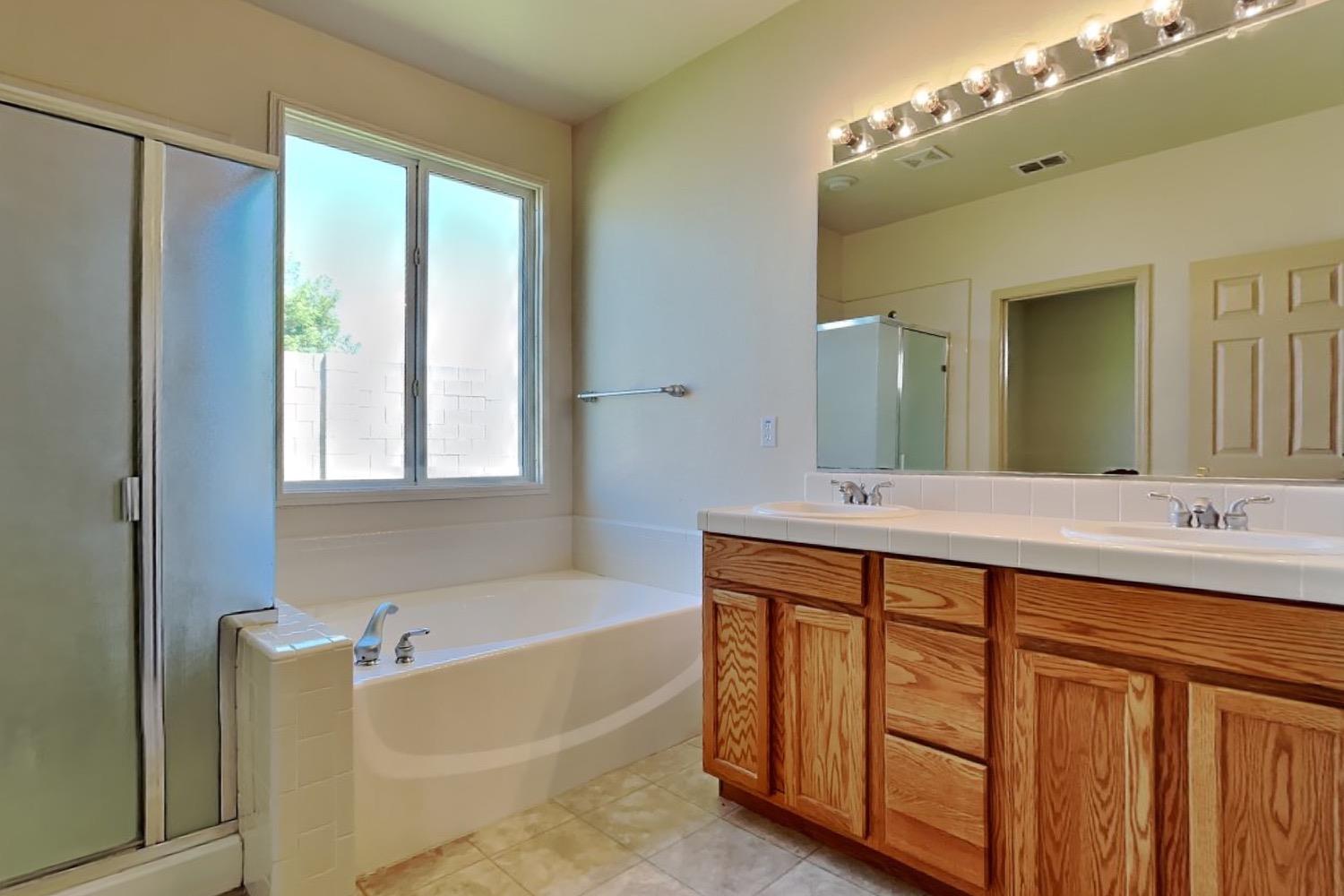 Detail Gallery Image 71 of 86 For 1573 Esplanade Dr, Merced,  CA 95348 - 4 Beds | 2 Baths