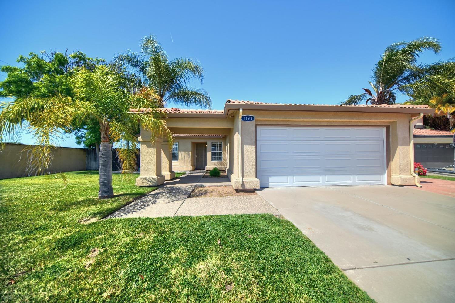 Detail Gallery Image 1 of 1 For 1193 Williams Ct, Manteca,  CA 95337 - 3 Beds | 2 Baths