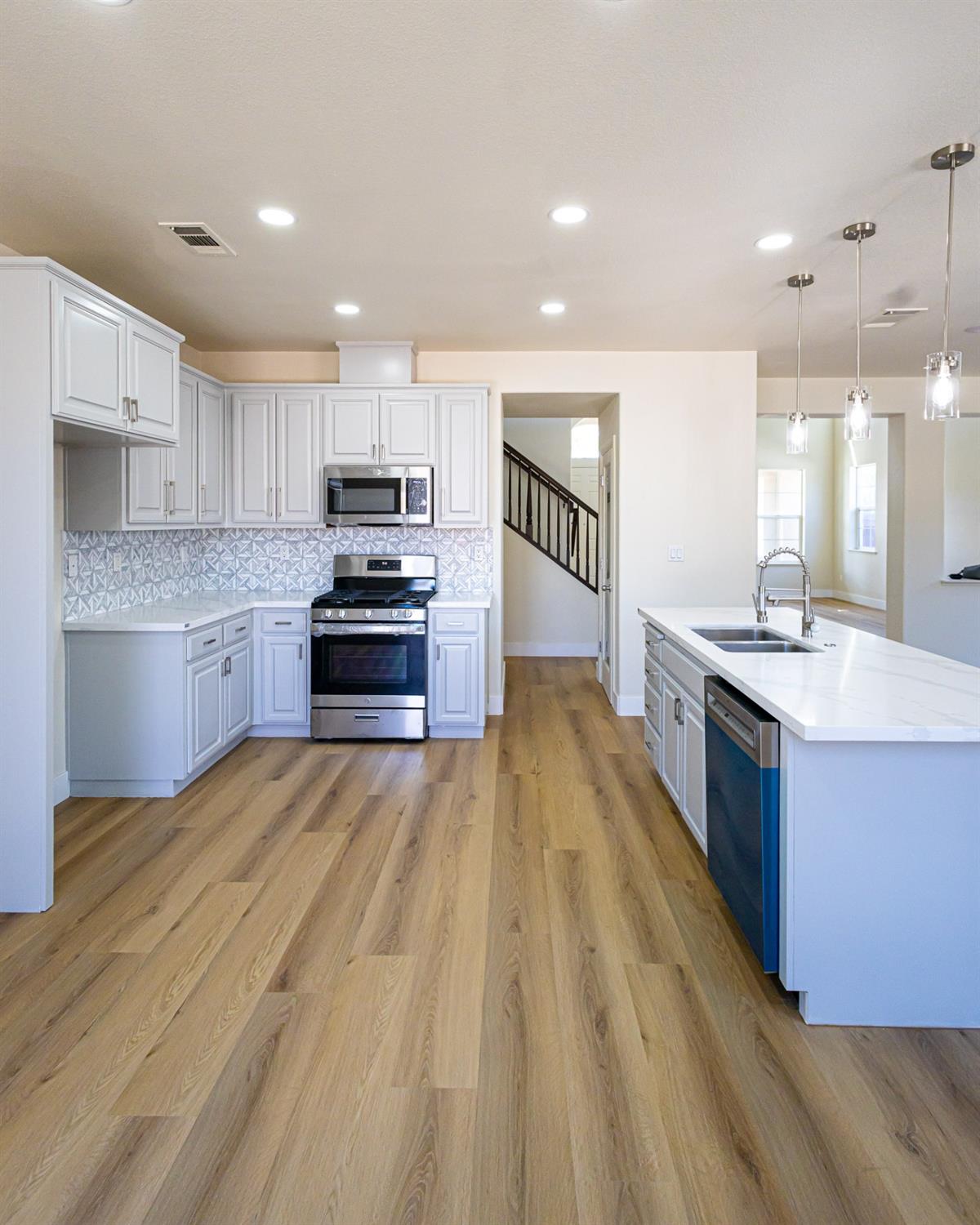 Detail Gallery Image 33 of 98 For 14 Rembrandt Ct, Oakley,  CA 94561 - 4 Beds | 3/1 Baths