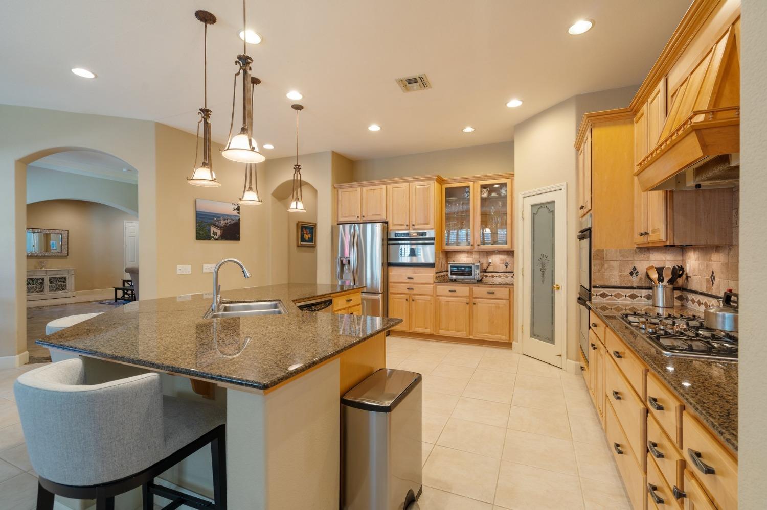 Detail Gallery Image 10 of 37 For 5016 Archcrest Way, Sacramento,  CA 95835 - 3 Beds | 2/1 Baths