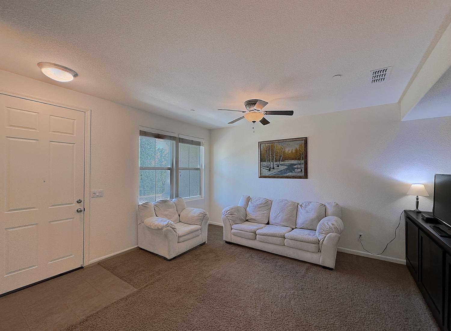 Photo #8: 224046619 Listing 