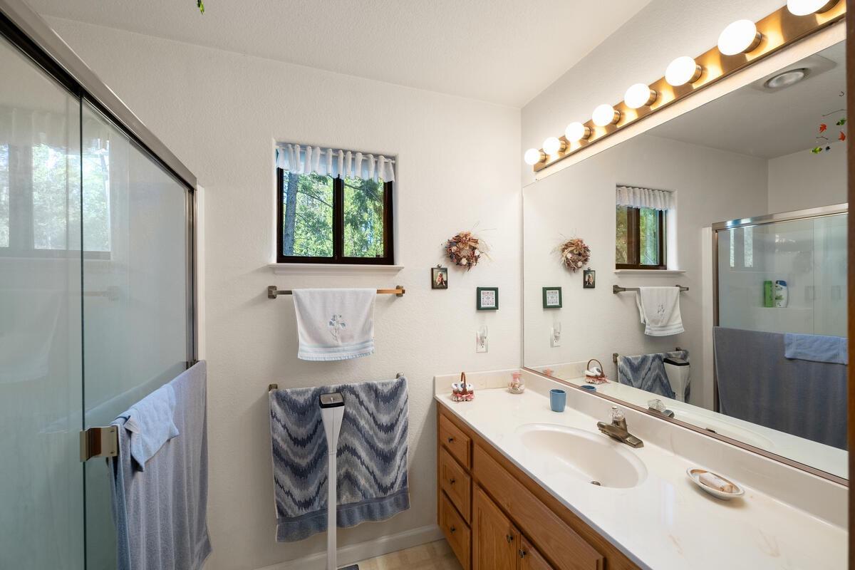Detail Gallery Image 26 of 38 For 20056 Eaglecrest Dr, Foresthill,  CA 95631 - 3 Beds | 2 Baths