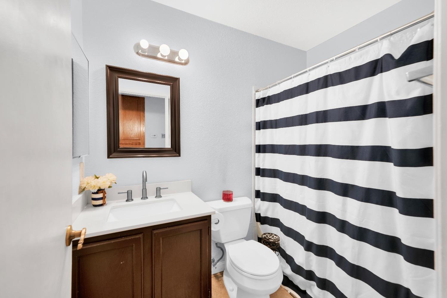 Detail Gallery Image 10 of 11 For 8304 Fintown Ct, Sacramento,  CA 95828 - 2 Beds | 2 Baths