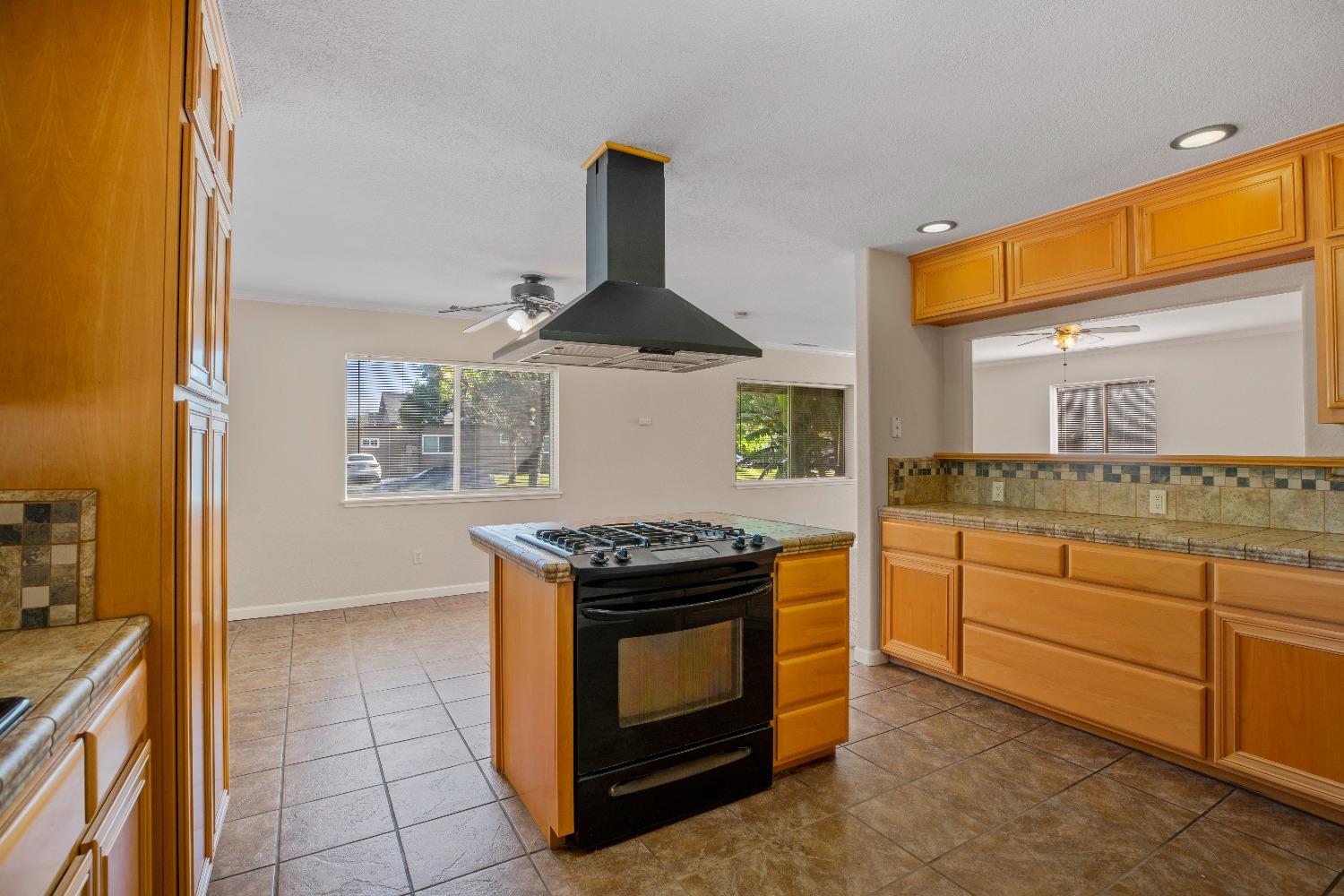 Detail Gallery Image 11 of 33 For 1913 Miller Ave, Modesto,  CA 95354 - 2 Beds | 1 Baths