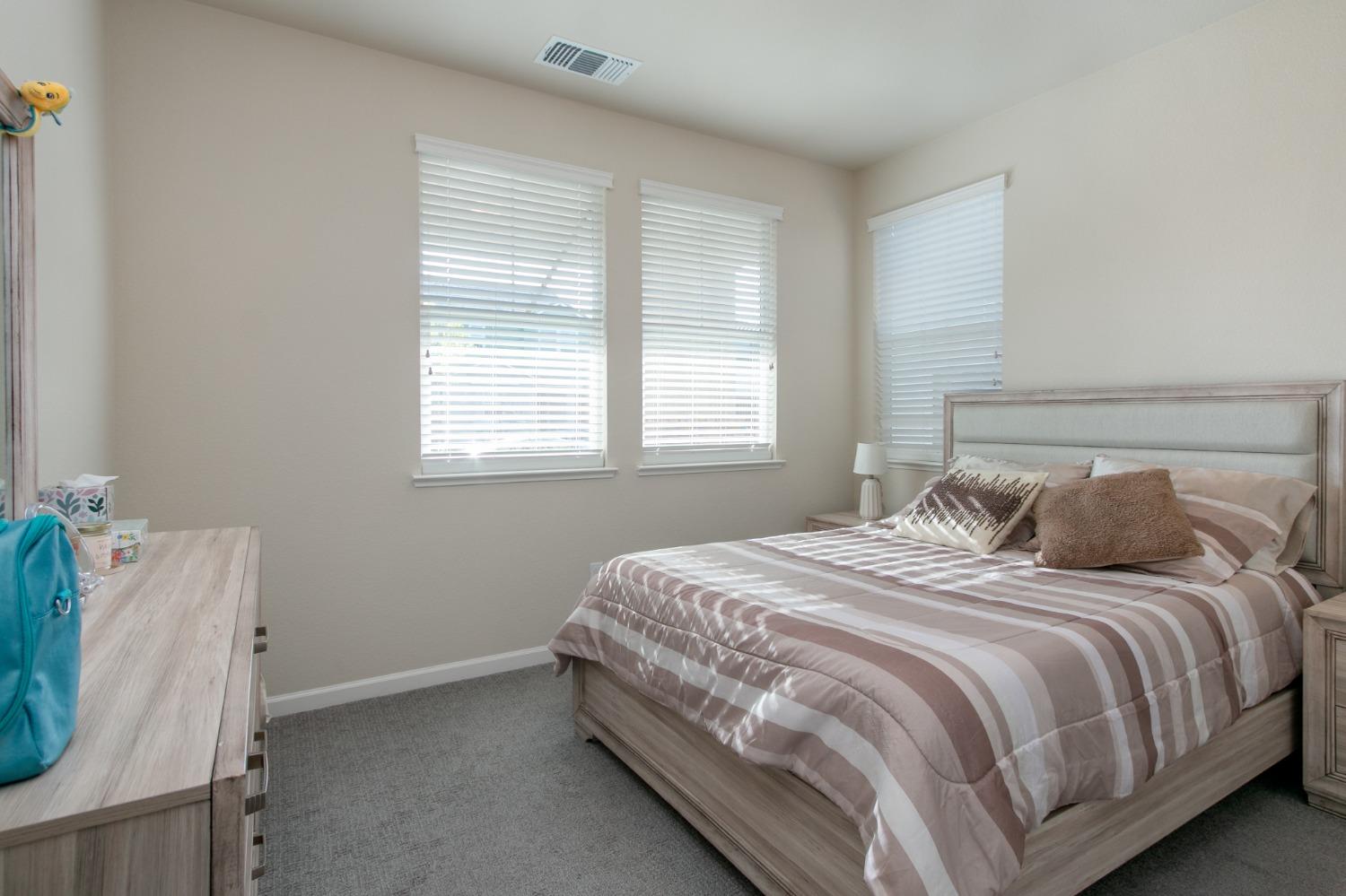 Detail Gallery Image 12 of 27 For 2104 Melody Ln, Modesto,  CA 95355 - 4 Beds | 4/1 Baths