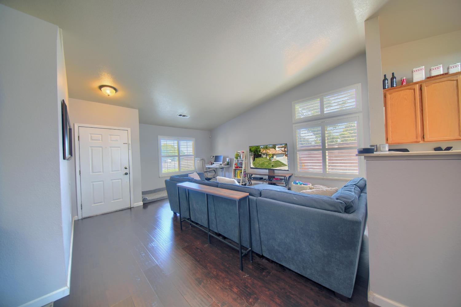 Detail Gallery Image 10 of 99 For 1193 Williams Ct, Manteca,  CA 95337 - 3 Beds | 2 Baths