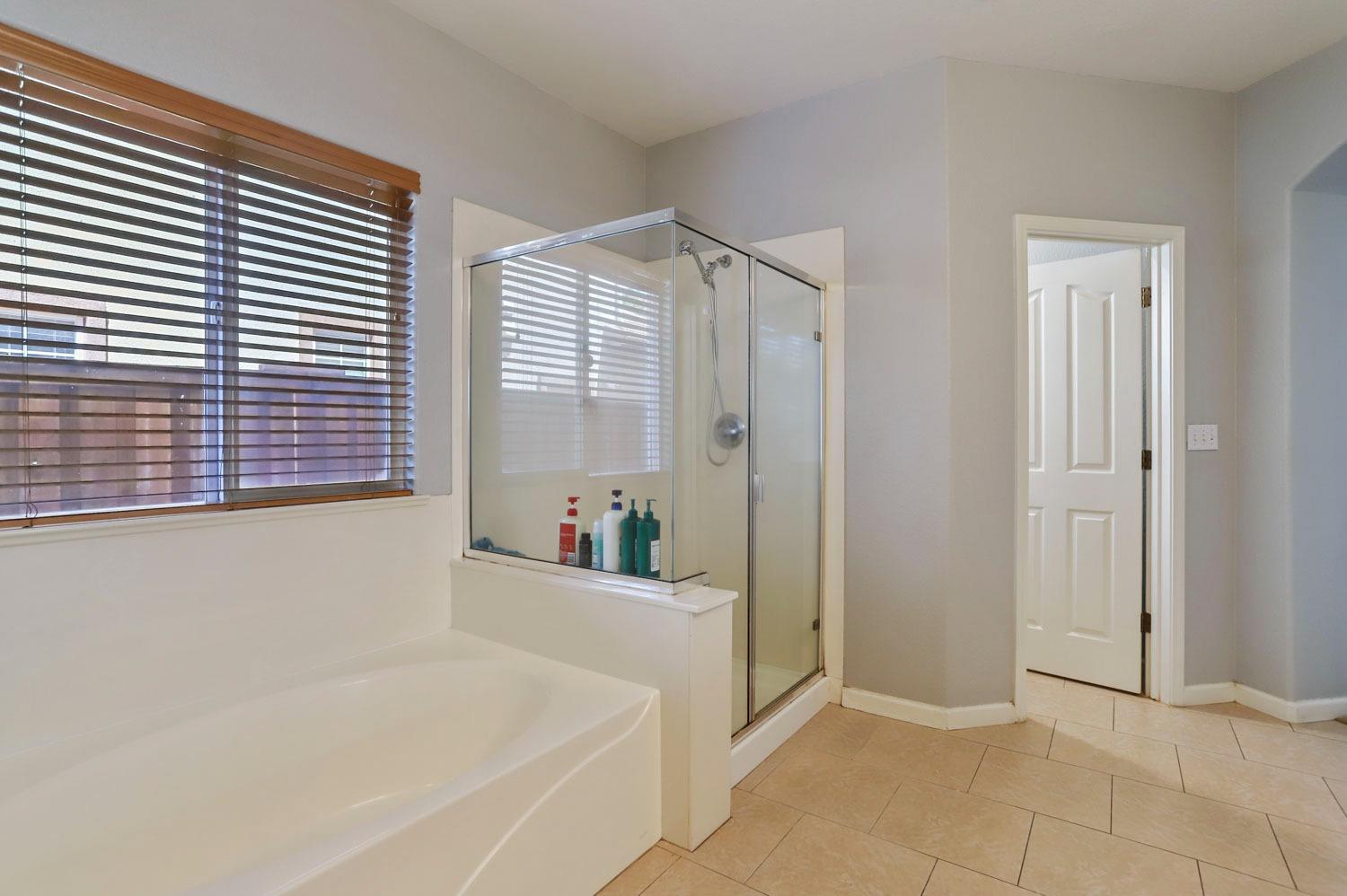 Detail Gallery Image 31 of 52 For 17724 Strawberry Glen St, Lathrop,  CA 95330 - 4 Beds | 3/1 Baths