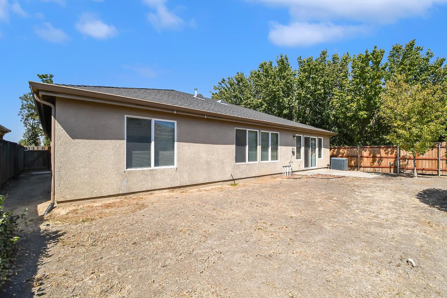 Detail Gallery Image 9 of 37 For 1746 Brianna Ave, Olivehurst,  CA 95961 - 3 Beds | 2 Baths