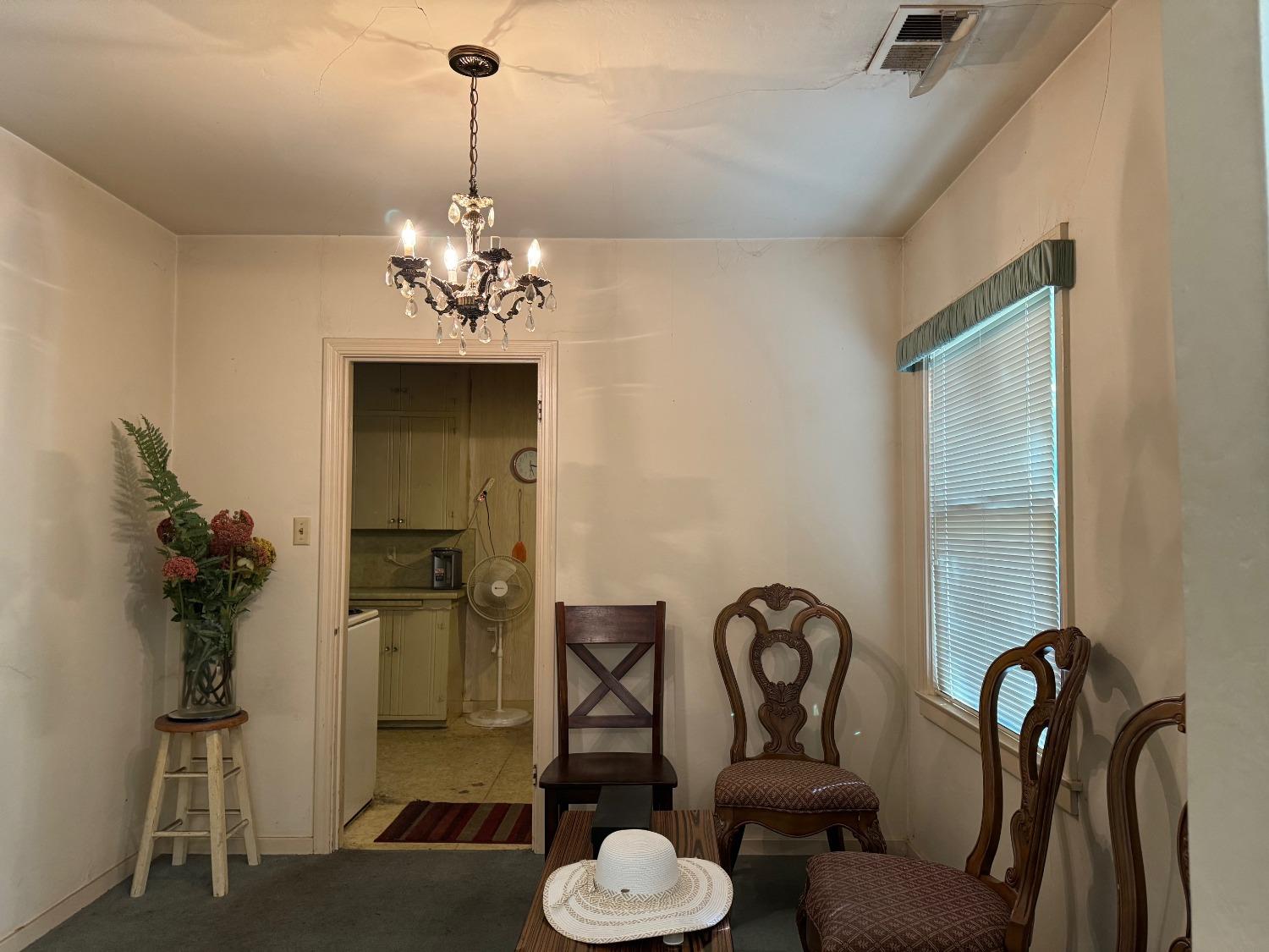 Detail Gallery Image 5 of 14 For 711 Pecan St, West Sacramento,  CA 95691 - 2 Beds | 1 Baths