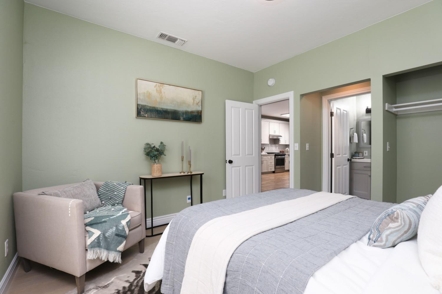 Detail Gallery Image 17 of 22 For 2531 27th St, Sacramento,  CA 95818 - 2 Beds | 2 Baths