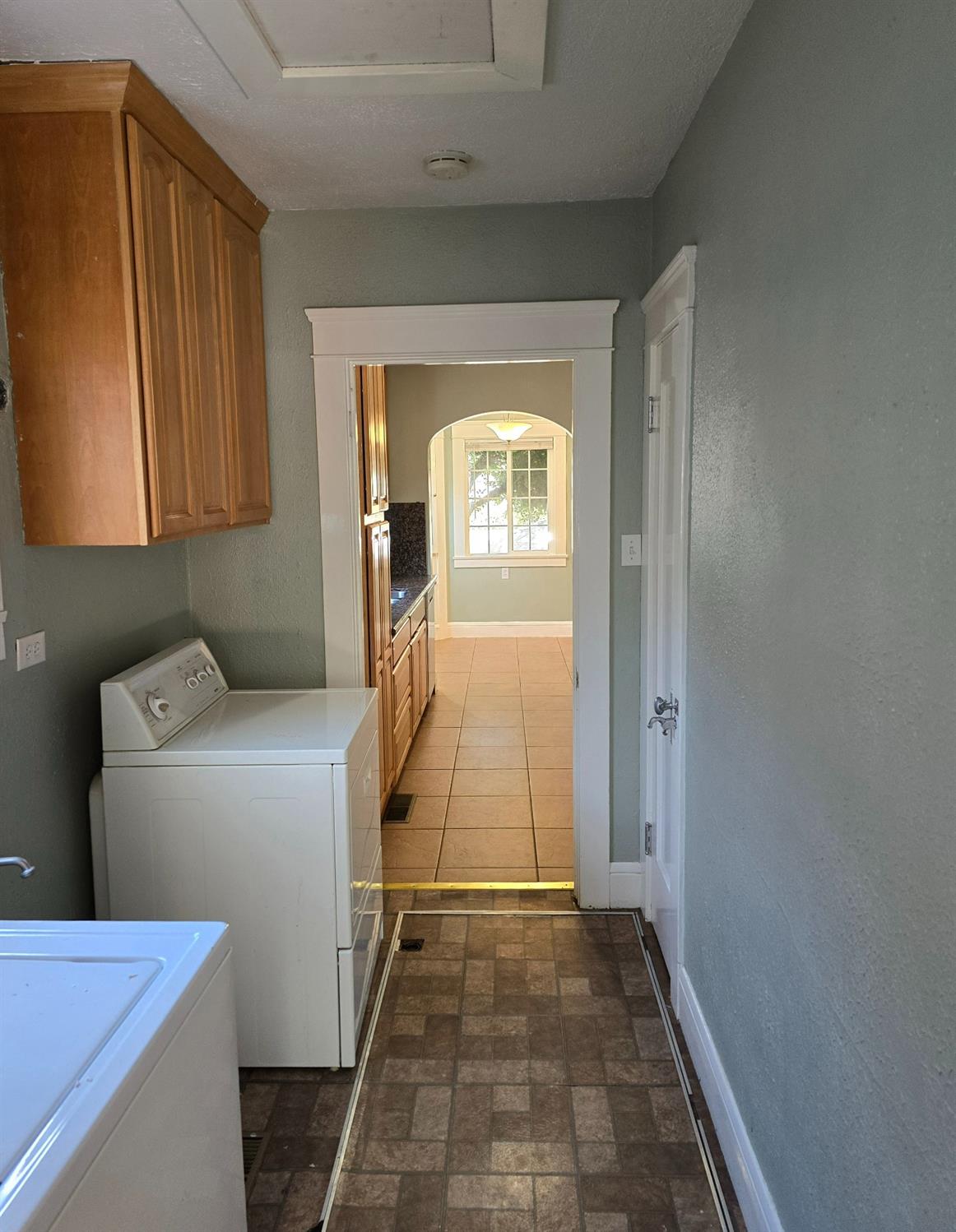 Detail Gallery Image 13 of 36 For 1851 Lomita Ave, Stockton,  CA 95204 - 3 Beds | 1 Baths