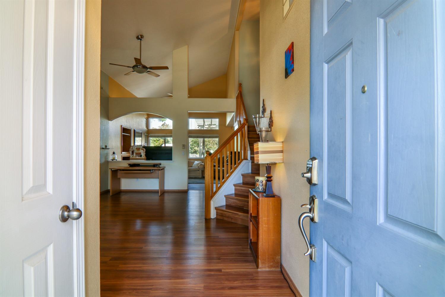 Detail Gallery Image 4 of 38 For 2440 Thistle Way, Lincoln,  CA 95648 - 4 Beds | 2/1 Baths