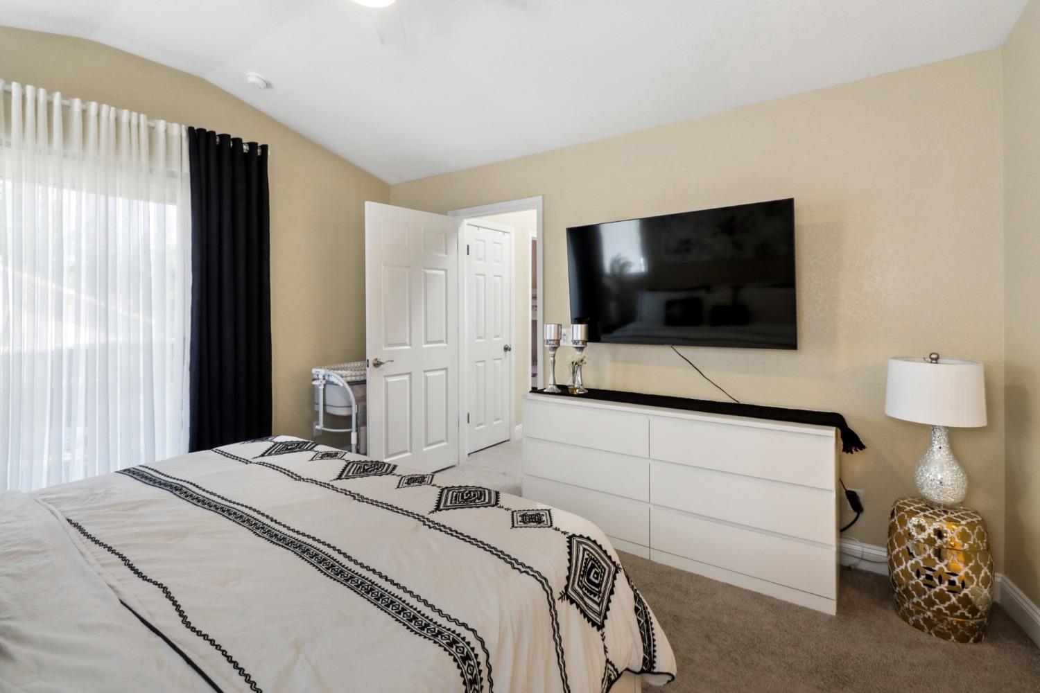Detail Gallery Image 23 of 43 For 8520 Oakenshield Cir, Antelope,  CA 95843 - 3 Beds | 2/1 Baths