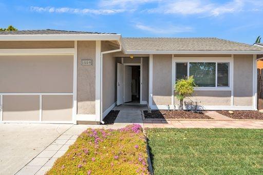 Detail Gallery Image 4 of 20 For 1559 Rosemary Ct, Manteca,  CA 95336 - 3 Beds | 2 Baths