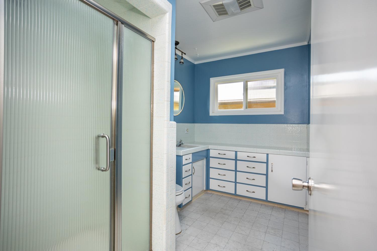 Detail Gallery Image 33 of 49 For 1312 Edgebrook Dr, Modesto,  CA 95354 - 3 Beds | 2/1 Baths