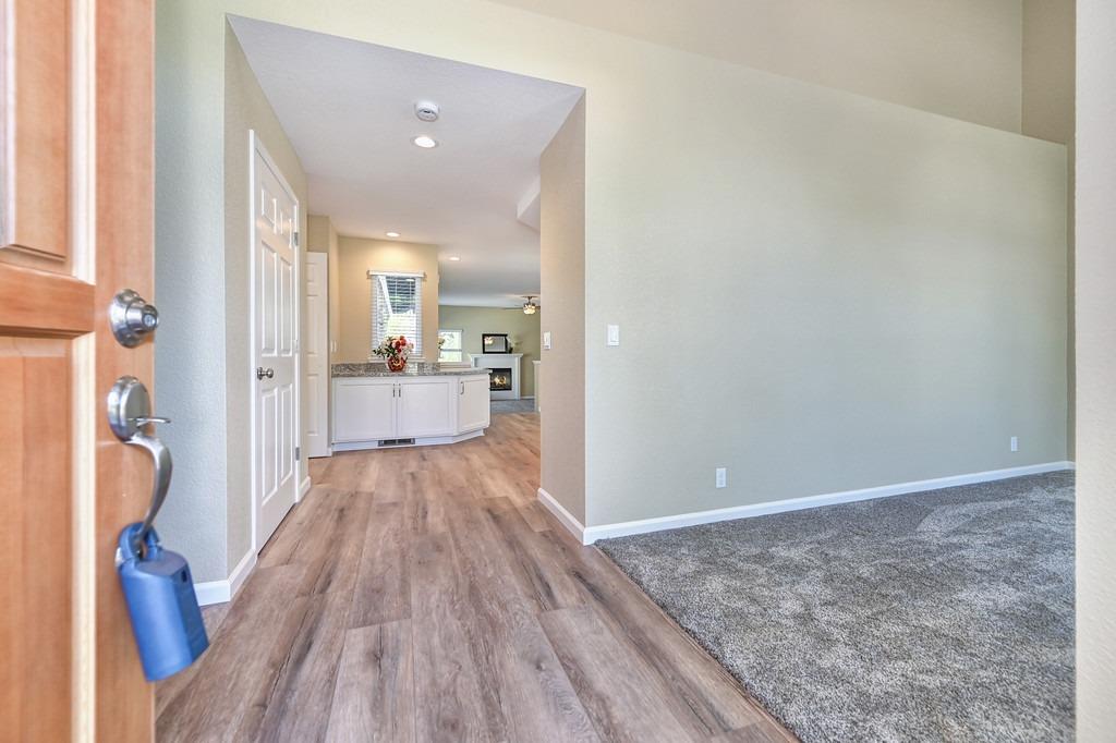 Detail Gallery Image 5 of 47 For 508 Adriana Pl, Auburn,  CA 95603 - 3 Beds | 2/1 Baths