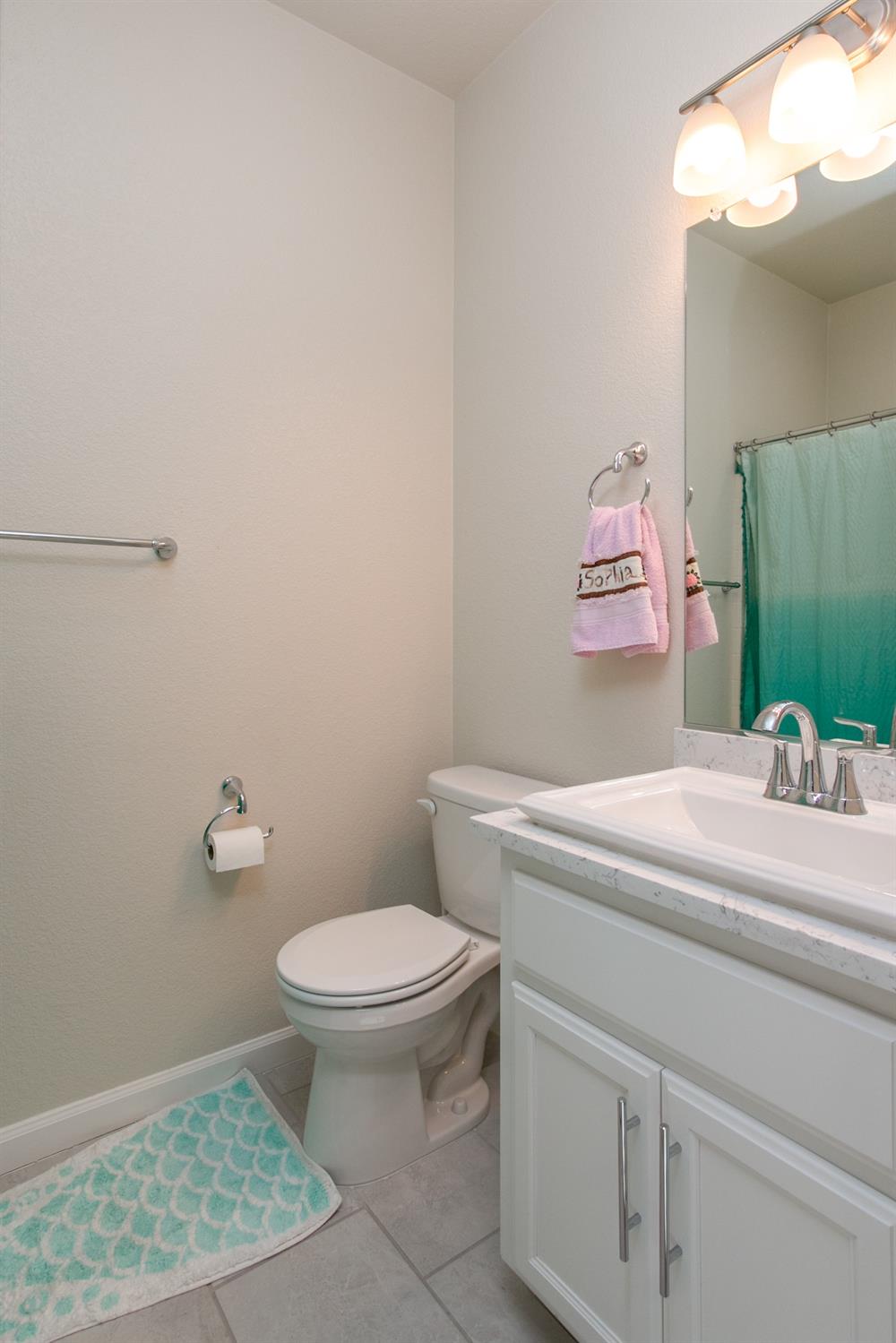 Detail Gallery Image 16 of 27 For 2104 Melody Ln, Modesto,  CA 95355 - 4 Beds | 4/1 Baths