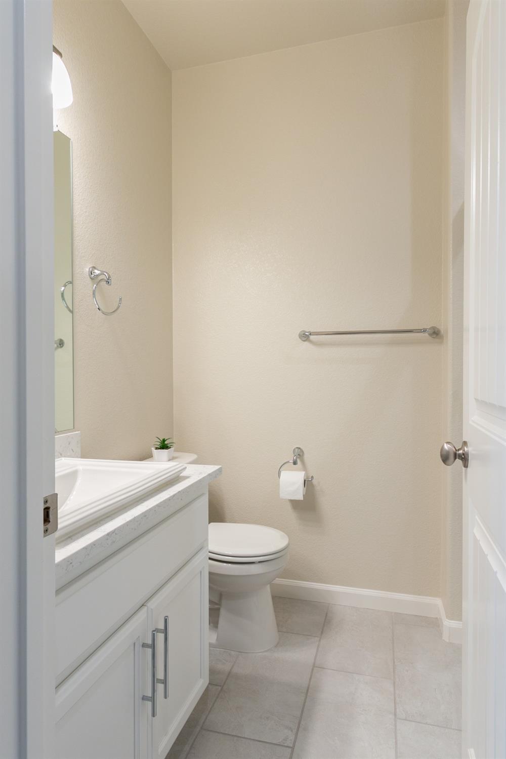 Detail Gallery Image 21 of 27 For 2104 Melody Ln, Modesto,  CA 95355 - 4 Beds | 4/1 Baths