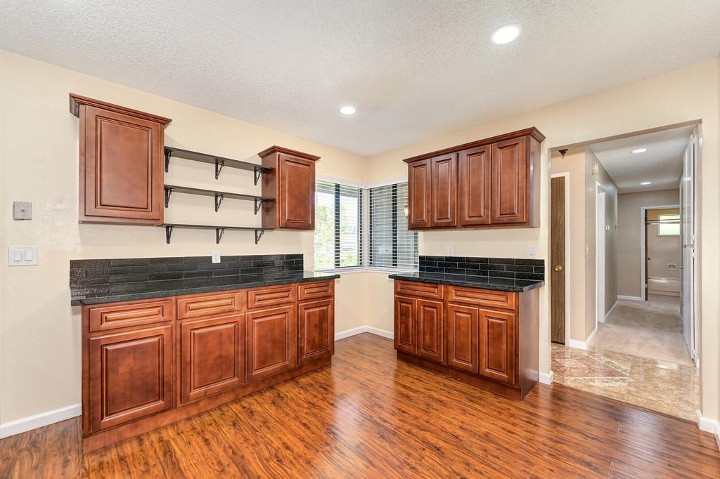 Detail Gallery Image 10 of 42 For 7501 Saybrook Dr, Citrus Heights,  CA 95621 - 3 Beds | 2 Baths