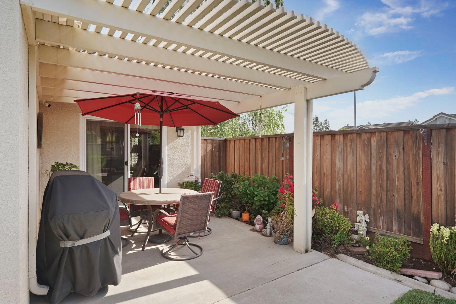 Detail Gallery Image 38 of 38 For 944 Pearwood Cir, Lodi,  CA 95242 - 3 Beds | 2 Baths