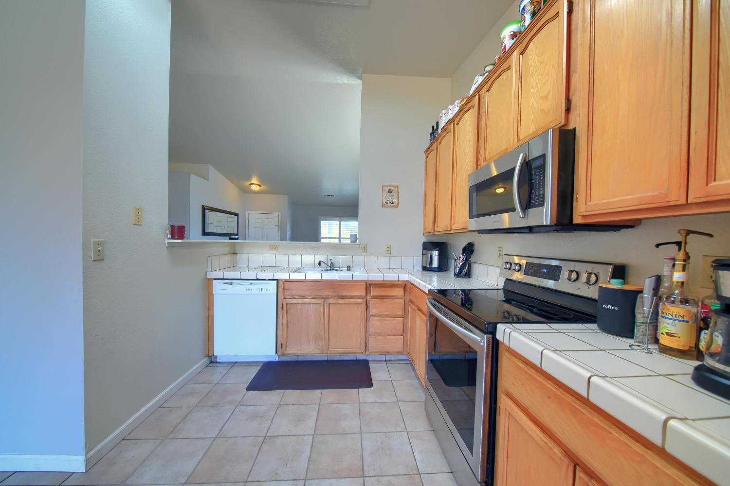 Detail Gallery Image 15 of 99 For 1193 Williams Ct, Manteca,  CA 95337 - 3 Beds | 2 Baths