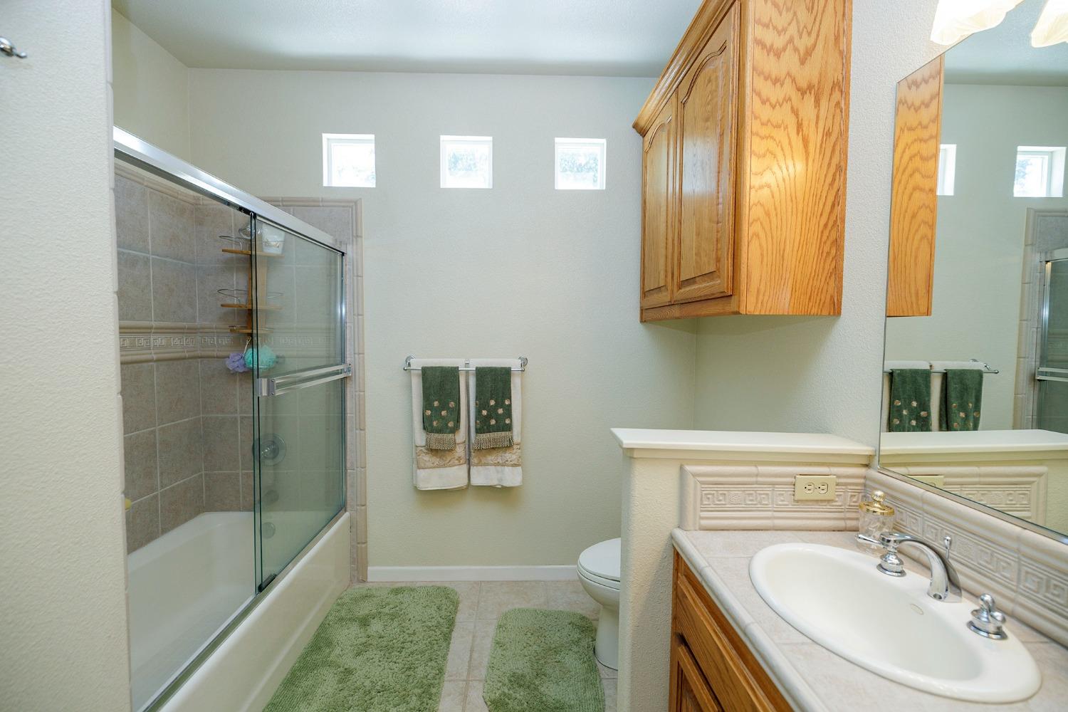 Detail Gallery Image 48 of 74 For 10012 Country Oak Ct, Oakdale,  CA 95361 - 3 Beds | 3/1 Baths