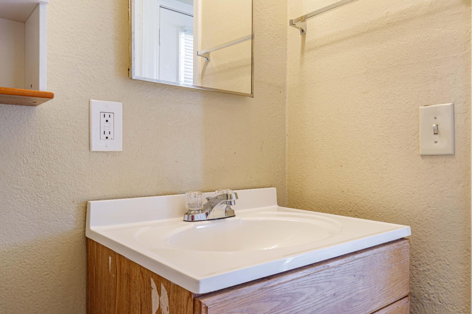 Detail Gallery Image 20 of 32 For 920 Houser Ln, Modesto,  CA 95351 - 3 Beds | 1/1 Baths