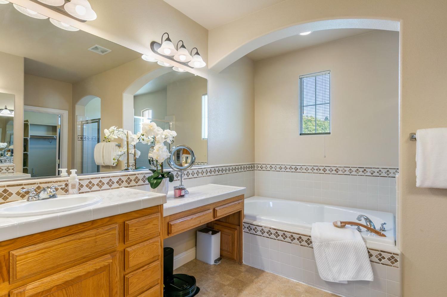 Detail Gallery Image 46 of 76 For 1680 Baroness Way, Roseville,  CA 95747 - 4 Beds | 4/1 Baths