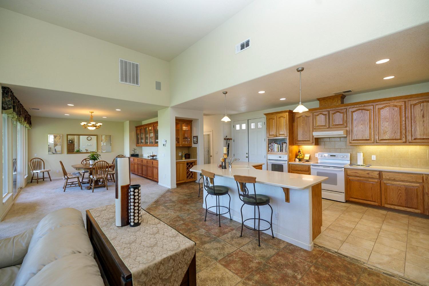 Detail Gallery Image 35 of 74 For 10012 Country Oak Ct, Oakdale,  CA 95361 - 3 Beds | 3/1 Baths