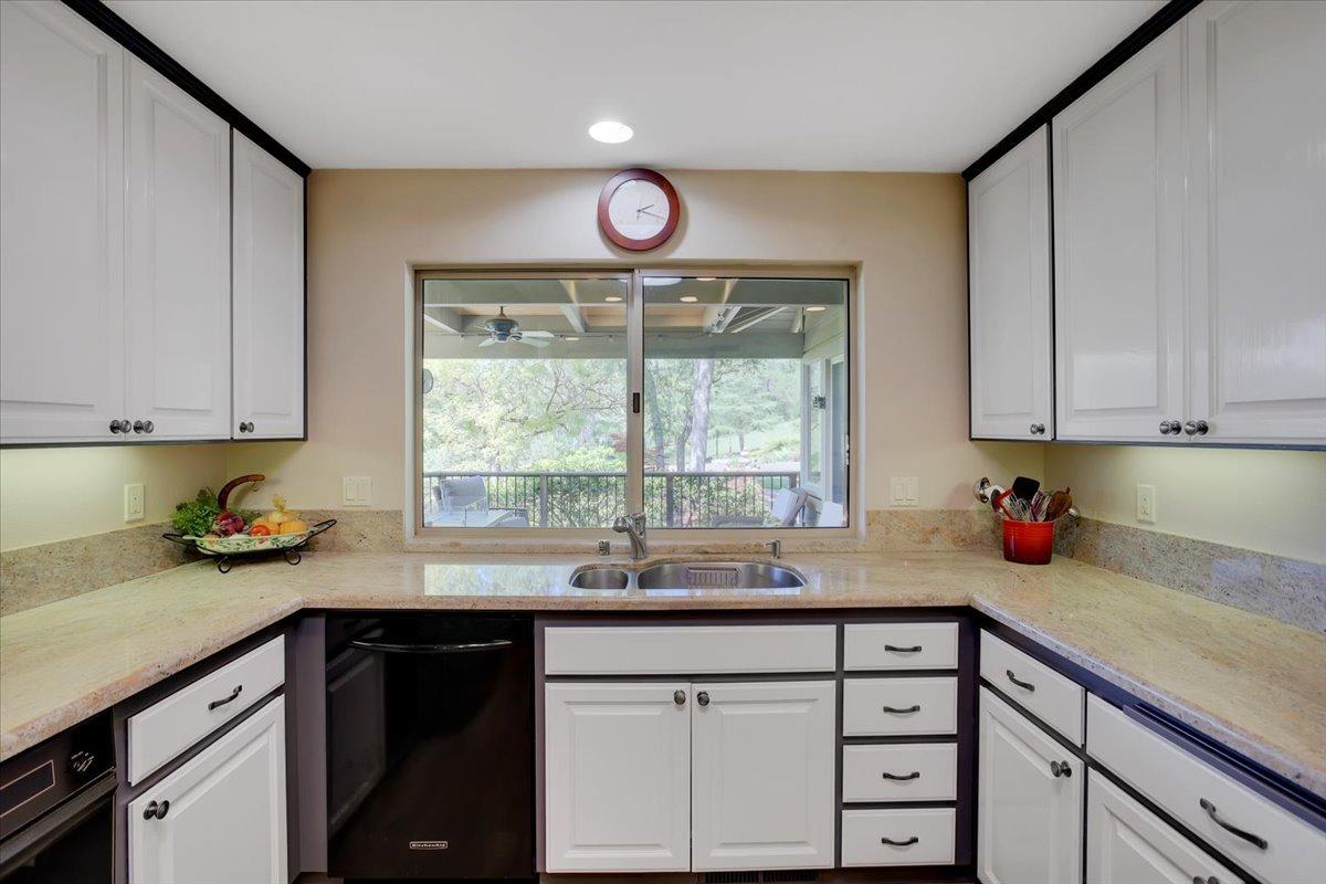 Detail Gallery Image 22 of 75 For 6715 Niblick Court, Auburn,  CA 95602 - 3 Beds | 2/1 Baths