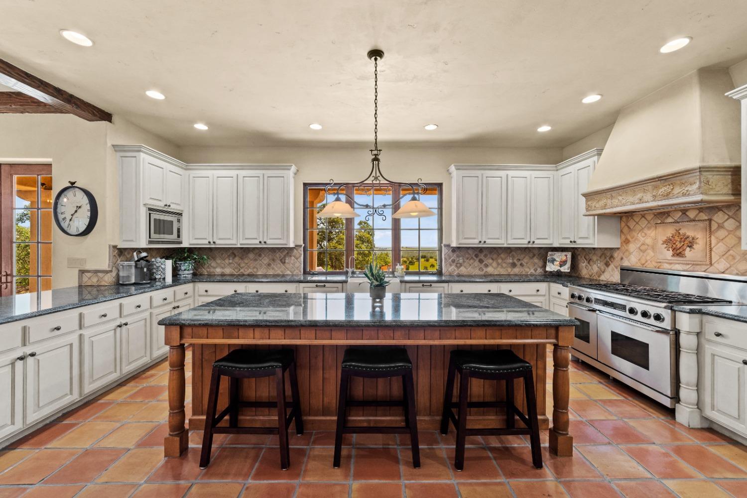 Detail Gallery Image 5 of 81 For 4331 Swift Cir, Shingle Springs,  CA 95682 - 6 Beds | 4/1 Baths